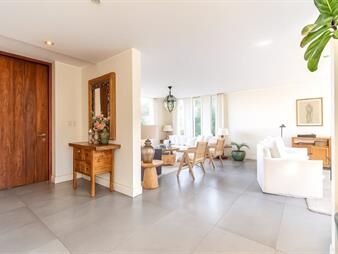 https://www.gallito.com.uy/venta-casa-altos-de-la-tahona-3-dormitorios-inmuebles-27946034