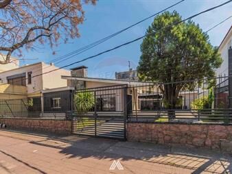 https://www.gallito.com.uy/venta-casa-4-dormitorios-2-garajes-la-blanqueada-inmuebles-27946344