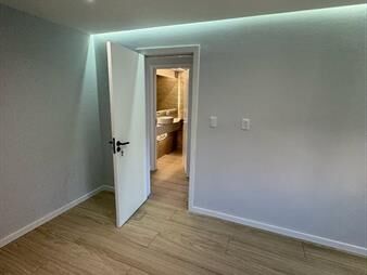 https://www.gallito.com.uy/venta-espectacular-apartamento-reciclado-a-estrenar-inmuebles-27946399