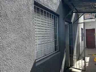 https://www.gallito.com.uy/confortable-apartamento-de-2-dorm-con-patio-y-inmuebles-27946546