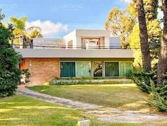 https://www.gallito.com.uy/casa-en-venta-en-pinares-punta-del-este-estilo-inmuebles-27950440