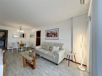 https://web5.gallito.com.uy/apartamento-en-venta-de-2-dormitorios-y-de-en-i-inmuebles-25213780