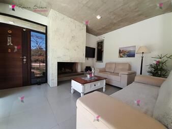 https://www.gallito.com.uy/casa-de-tres-dormitorios-a-metros-del-mar-en-con-inmuebles-27092092