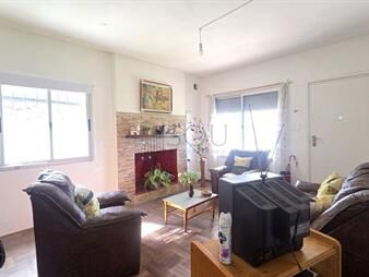 https://www.gallito.com.uy/venta-3-casas-4-dormitorios-en-lezica-inmuebles-27959275