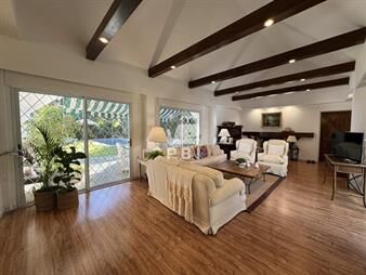 https://web5.gallito.com.uy/casa-en-venta-en-barrio-cantegril-punta-del-este-inmuebles-27918154