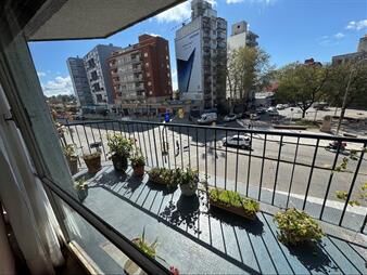 https://www.gallito.com.uy/venta-de-apartamento-3-dormitorios-mas-servicio-completo-ga-inmuebles-27959888