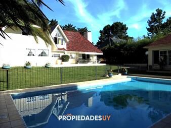 https://www.gallito.com.uy/gran-parque-excelente-propiedad-y-muy-buena-inmuebles-20697954