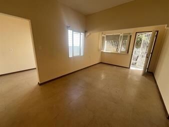 https://www.gallito.com.uy/apartamento-reciclado-2-dormitorios-con-patio-prox-uruguay-inmuebles-27963110