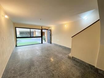 https://www.gallito.com.uy/alquiler-amplio-apartamento-duplex-de-un-dormitorio-con-pa-inmuebles-27963115