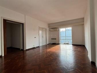 https://www.gallito.com.uy/casatroja-alquiler-apartamento-en-el-centro-inmuebles-27656996