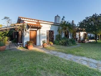 https://www.gallito.com.uy/venta-de-casa-en-playa-mansa-ubicaciã³n-inmuebles-27642733