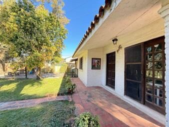https://www.gallito.com.uy/venta-casa-el-pinar-2-dormitorios-1-depto-inmuebles-27971806