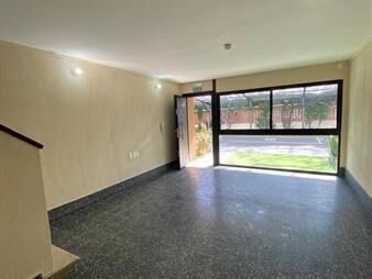 https://www.gallito.com.uy/alquiler-amplio-apartamento-duplex-de-un-dormitorio-en-com-inmuebles-27972023