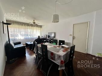 https://www.gallito.com.uy/apartamento-de-tres-dormitorios-en-venta-en-pocitos-con-pat-inmuebles-27929414