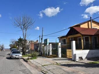 https://www.gallito.com.uy/en-venta-casa-y-rotiseria-a-metros-de-la-rambla-inmuebles-27972234