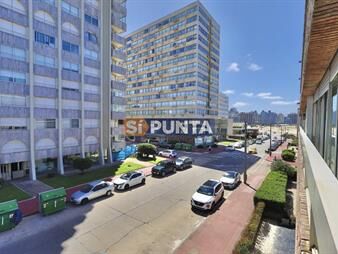 https://web5.gallito.com.uy/apartamento-en-venta-peninsula-inmuebles-27609355