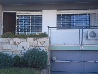 https://www.gallito.com.uy/alquiler-casa-malvin-3-dormitorios-servicio-gje-fondo-barb-inmuebles-27976599