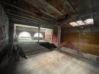 https://www.gallito.com.uy/venta-de-gran-local-comercial-a-reciclar-ciudad-vieja-2146m2-inmuebles-27976670