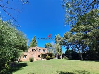 https://www.gallito.com.uy/casa-de-3-dormitorios-en-el-tesoro-gran-terreno-inmuebles-27977091