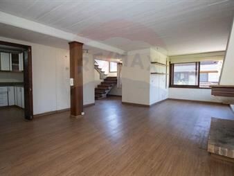 https://www.gallito.com.uy/venta-ph-en-carrasco-c-parrillero-patio-y-2-gge-inmuebles-27977199