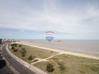https://www.gallito.com.uy/venta-penthouse-3-dor-y-garaje-en-rambla-de-malvin-inmuebles-27977310