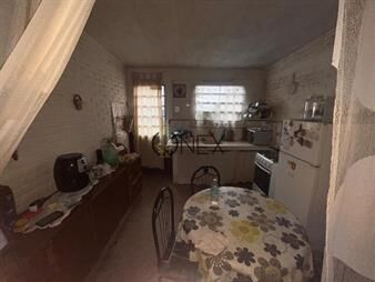 https://www.gallito.com.uy/casa-en-venta-a-metros-de-av-bulevar-inmuebles-27977373