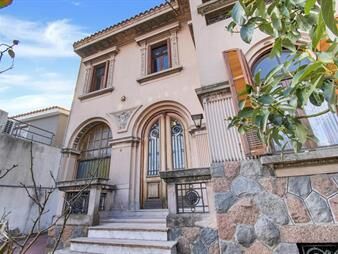 https://www.gallito.com.uy/venta-de-casa-en-prado-4-dormitorios-3-baños-servicio-jardi-inmuebles-27980819