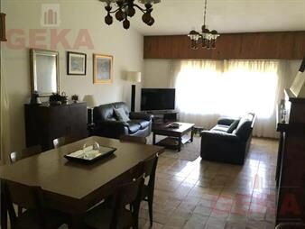 https://www.gallito.com.uy/hermosa-casa-con-jardin-y-fondo-sobre-av-general-san-mart-inmuebles-27980821
