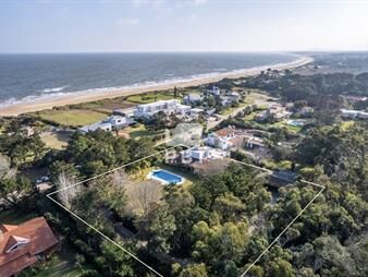 https://www.gallito.com.uy/casa-en-en-venta-en-solana-4-dormitorios-y-amplio-inmuebles-27441348