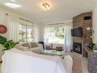 https://www.gallito.com.uy/casa-en-venta-4-dormitorios-solanas-country-inmuebles-27981011