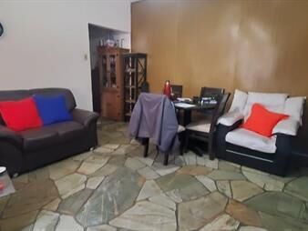https://www.gallito.com.uy/venta-de-apartamento-en-mercado-modelo-y-bolivar-renta-anu-inmuebles-27972021