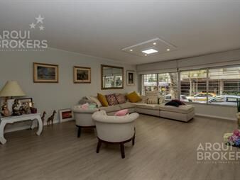 https://www.gallito.com.uy/apartamento-de-cuatro-dormitorios-servicio-y-garaje-en-ve-inmuebles-27576203