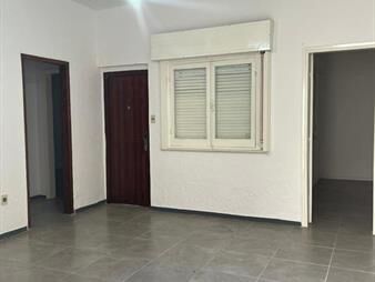 https://www.gallito.com.uy/alquiler-dos-dormitorios-en-perez-castellano-inmuebles-27840050