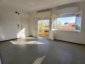 https://www.gallito.com.uy/apartamento-en-alquiler-de-dos-dormitorios-y-balcon-parque-inmuebles-27989561