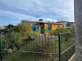 https://www.gallito.com.uy/casa-en-venta-en-salinas-2-dormitorios-garaje-inmuebles-27976448