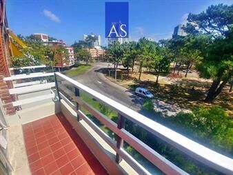 https://web5.gallito.com.uy/apartamento-1-dormitorio-reciclado-con-terraza-inmuebles-27859683