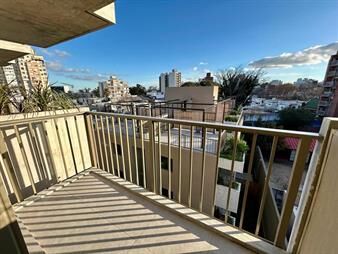 https://www.gallito.com.uy/alquiler-apartamento-de-1-dormitorio-y-garaje-a-estrenar-pr-inmuebles-27858489