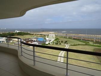 https://www.gallito.com.uy/venta-apartamento-3-dormitorios-playa-mansa-inmuebles-23141990