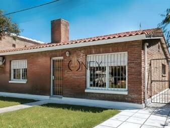 https://www.gallito.com.uy/se-vende-excelente-propiedad-en-maldonado-ideal-inmuebles-27994895