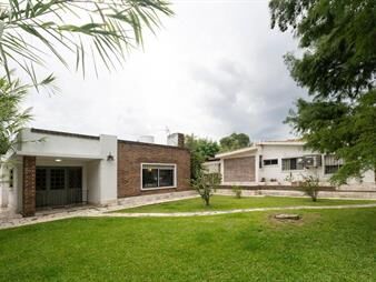 https://www.gallito.com.uy/se-vende-2-casas-unico-padron-playa-hermosa-inmuebles-27043152