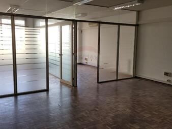https://www.gallito.com.uy/alquiler-oficina-ciudad-vieja-edifcio-plaza-mayor-inmuebles-27998690