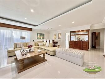 https://www.gallito.com.uy/moderna-casa-de-4-dormitorios-en-playa-mansa-a-inmuebles-27651164