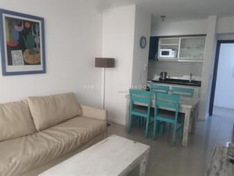 https://www.gallito.com.uy/apartamento-en-peninsula-a-200-mts-del-puerto-inmuebles-27968170