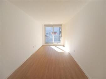 https://www.gallito.com.uy/venta-apartamento-agraciada-y-suarez-un-dormitorio-y-terr-inmuebles-27839843