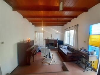 https://www.gallito.com.uy/venta-de-casa-y-2-monoambientes-en-el-pinar-amplio-terren-inmuebles-27896462