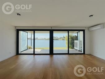 https://www.gallito.com.uy/venta-de-villa-de-4-dormitorios-en-carrasco-boating-inmuebles-27999251