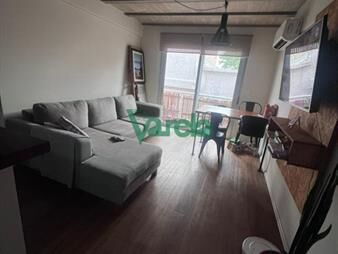 https://web5.gallito.com.uy/venta-apartamento-2-dormitorios-con-renta-la-inmuebles-27484985
