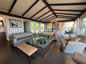 https://www.gallito.com.uy/casa-en-primera-linea-frente-al-mar-mansa-inmuebles-26204248
