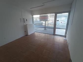 https://web5.gallito.com.uy/con-renta-a-metros-del-shopping-tres-cruces-muy-buena-ubic-inmuebles-27999514