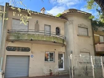 https://web5.gallito.com.uy/venta-de-casa-a-pasos-del-golf-gran-fondo-punta-carretas-inmuebles-27999540